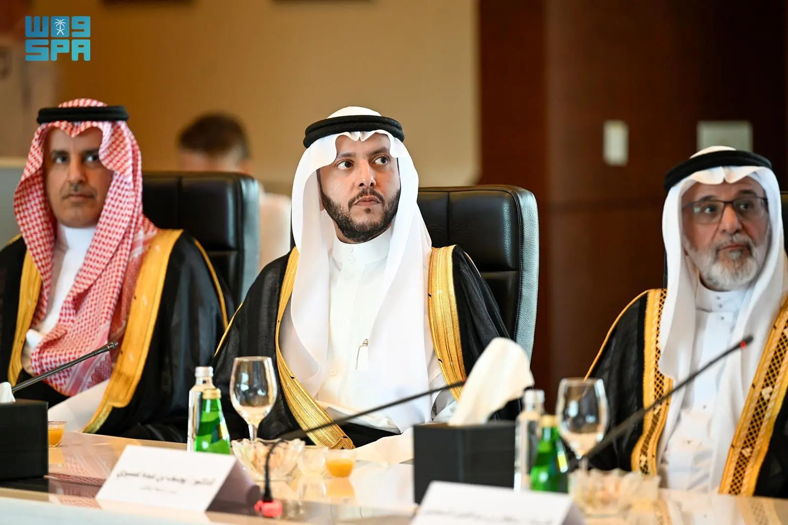 محافظ الطائف يلتقي مسؤولي جامعة الملك عبدالله للعلوم والتقنية