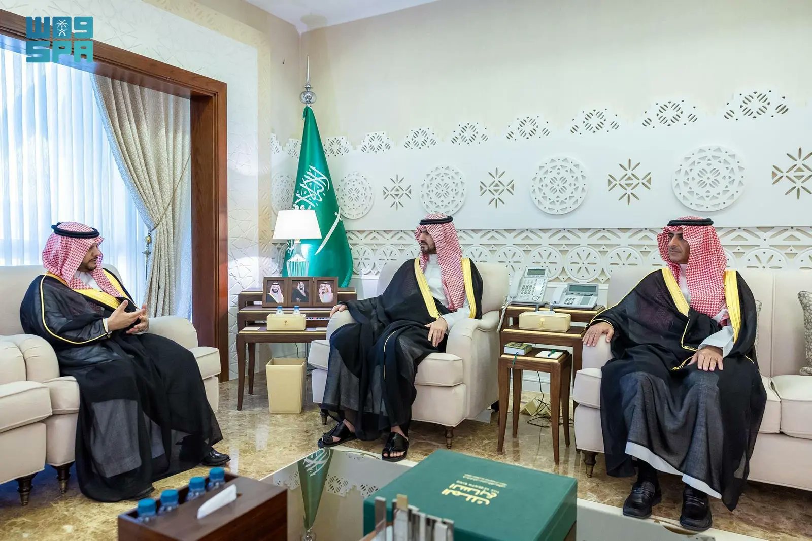 نائب أمير الشرقية يستقبل مساعد وزير الموارد البشرية والتنمية الاجتماعية