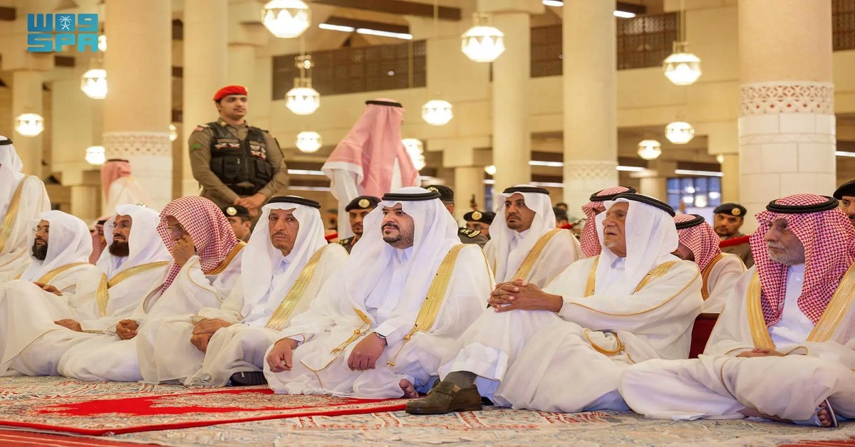 نائب أمير الرياض يؤدي صلاة عيد الأضحى