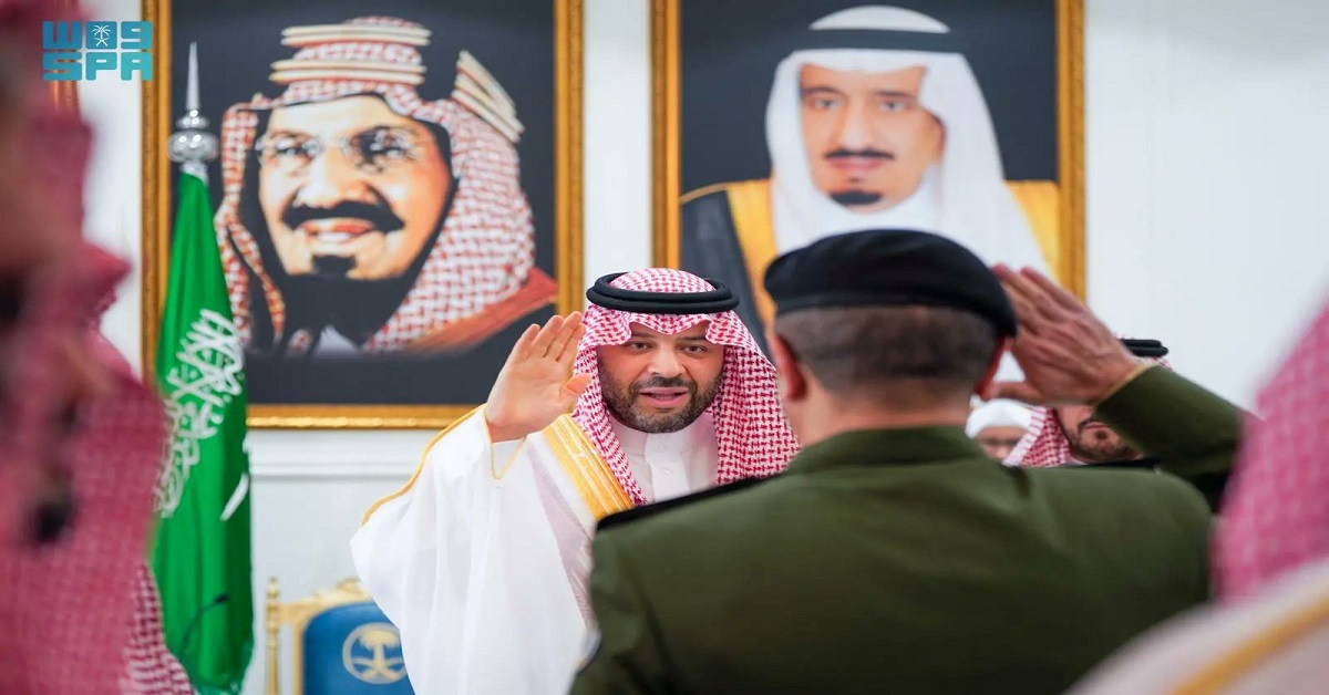 أمير الحدود الشمالية يستقبل المهنئين بعيد الأضحى